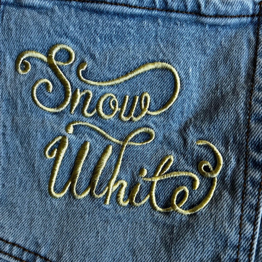 Disney Snow White Jeans Hot Topic Her Universe 22W women’s plus